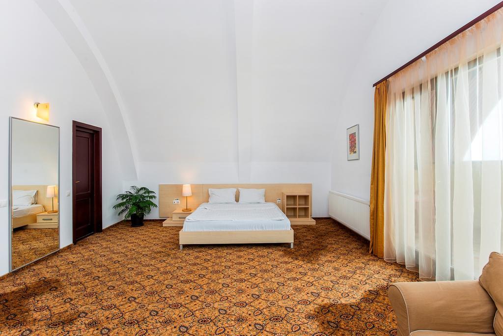 Aseltur Brasov Hotel Kültér fotó