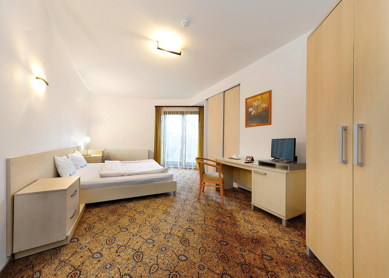 Aseltur Brasov Hotel Kültér fotó
