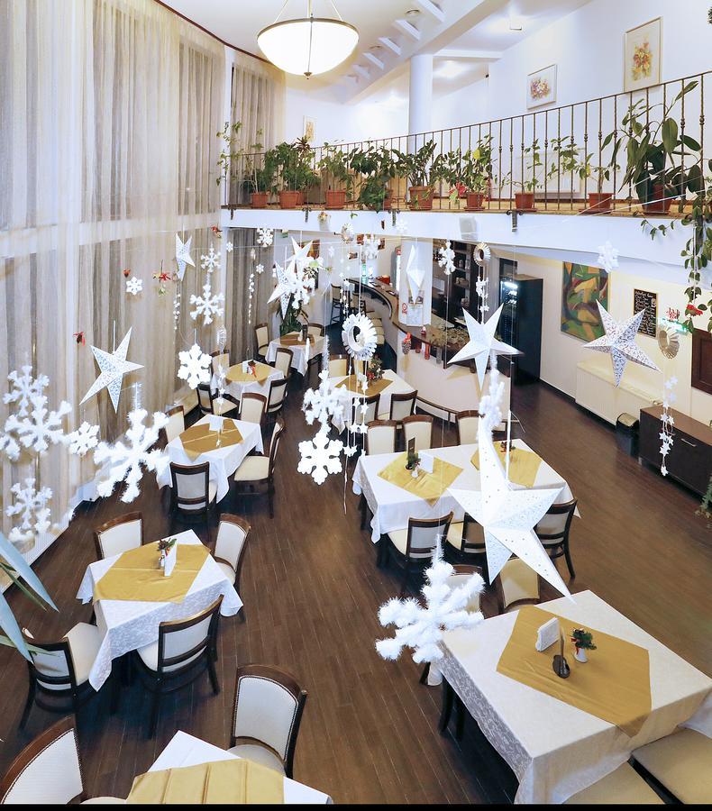 Aseltur Brasov Hotel Kültér fotó
