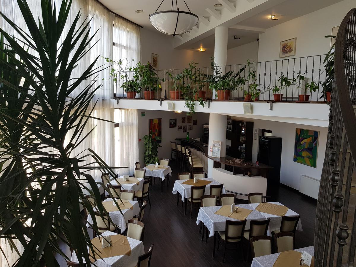 Aseltur Brasov Hotel Kültér fotó