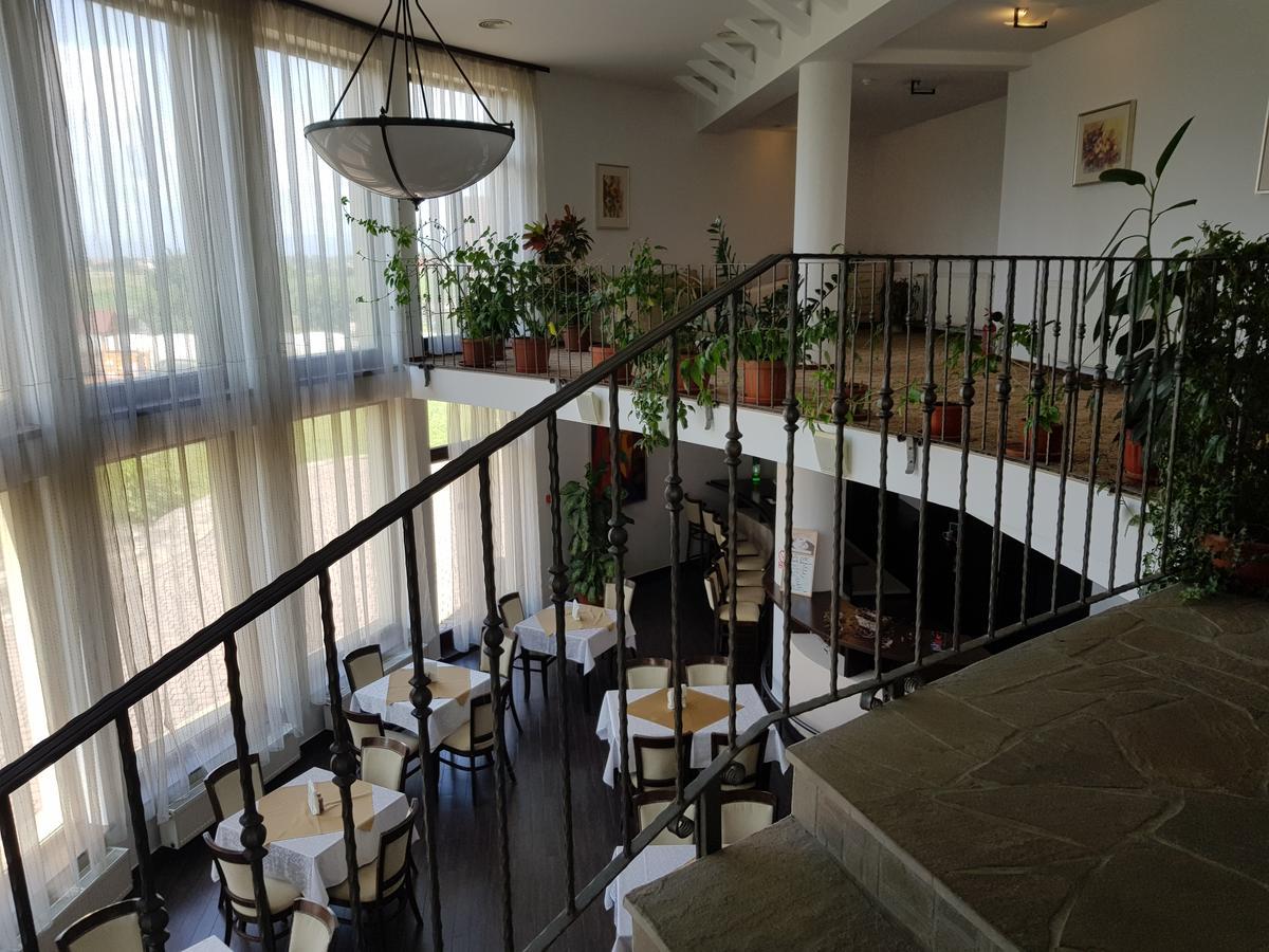 Aseltur Brasov Hotel Kültér fotó