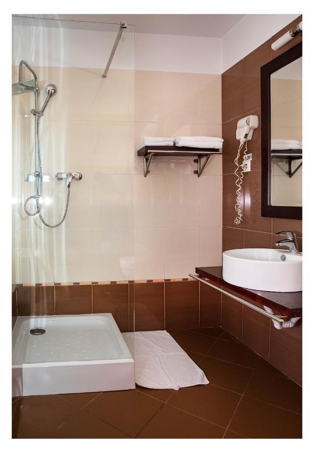 Aseltur Brasov Hotel Kültér fotó