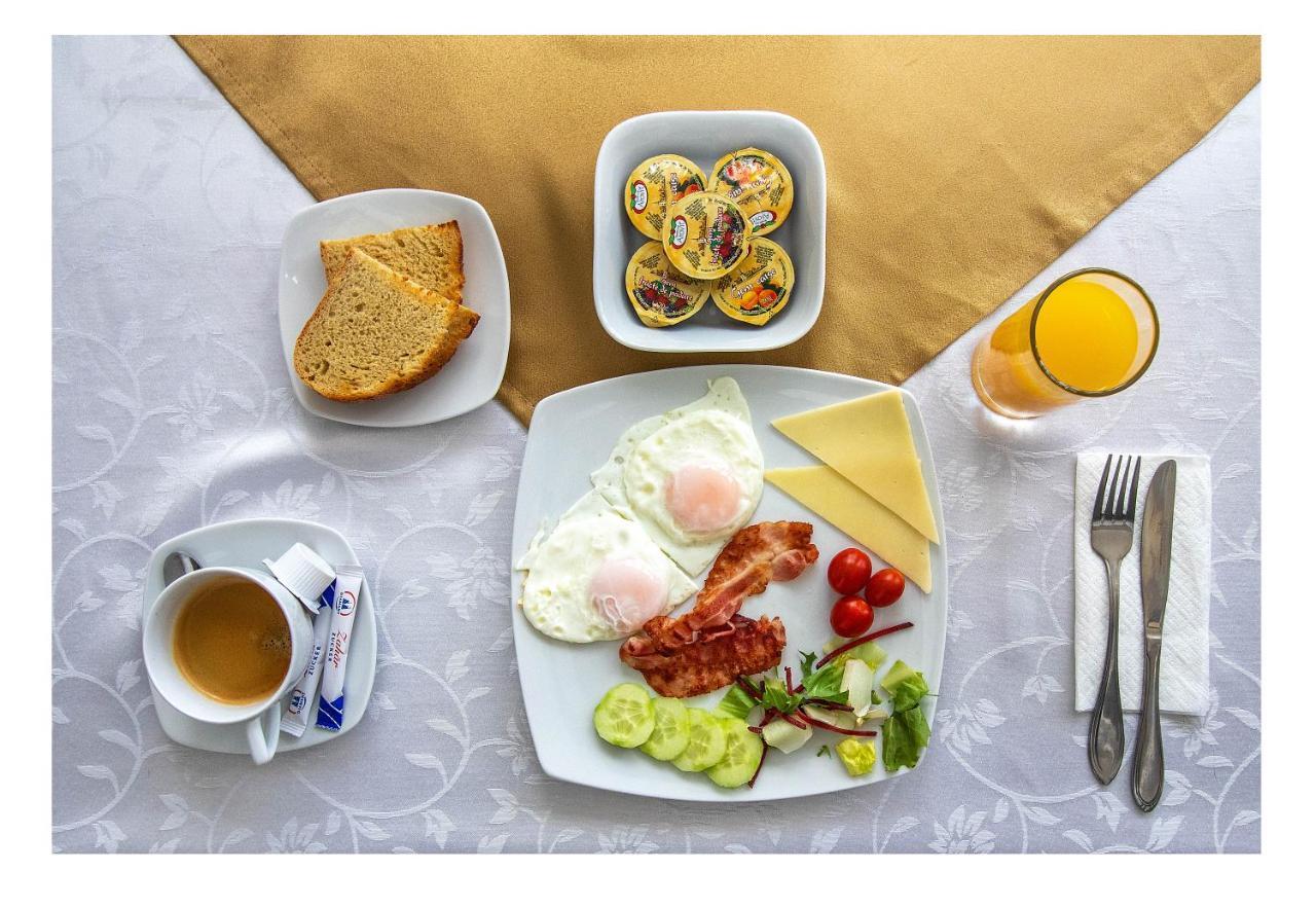 Aseltur Brasov Hotel Kültér fotó