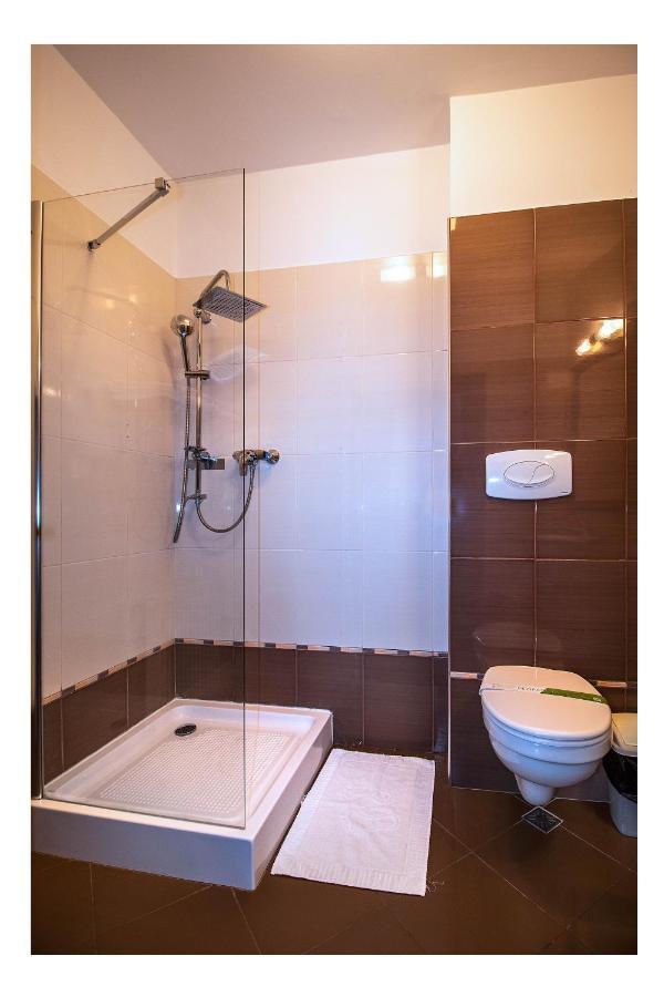 Aseltur Brasov Hotel Kültér fotó