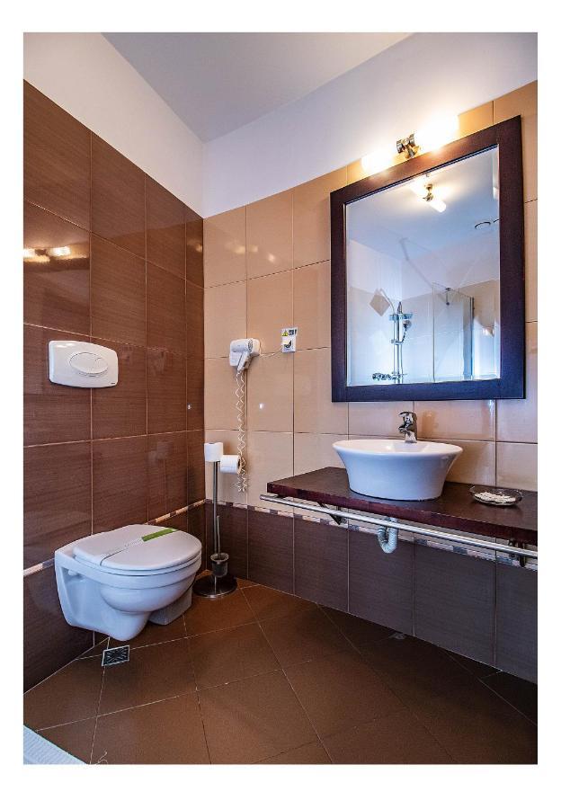 Aseltur Brasov Hotel Kültér fotó
