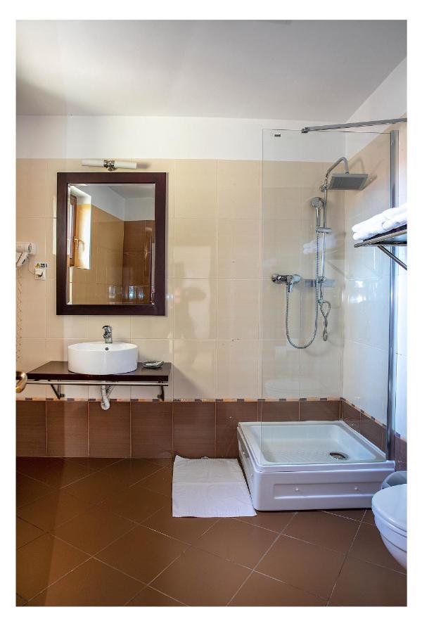 Aseltur Brasov Hotel Kültér fotó
